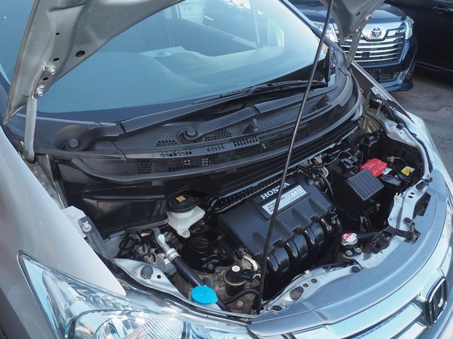 フリードハイブリッド ハイブリッド　９型ナビ　バックカメラ　電動ドア　６人乗り　２列目キャプテンシート　右側オートクロージャードア　社外１７インチアルミ　純正エアロ　テールゲートスポイラー　ＬＥＤテール　キーレス　地デジＴＶ　ＣＤ録音　ＳＤオーディオ　横滑り防止　ＥＴＣ　禁煙車（31枚目）