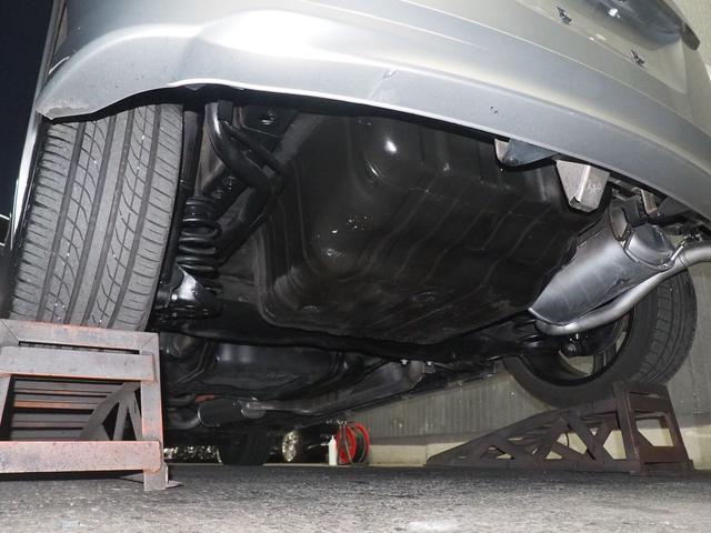 フリードハイブリッド ハイブリッド　９型ナビ　バックカメラ　電動ドア　６人乗り　２列目キャプテンシート　右側オートクロージャードア　社外１７インチアルミ　純正エアロ　テールゲートスポイラー　ＬＥＤテール　キーレス　地デジＴＶ　ＣＤ録音　ＳＤオーディオ　横滑り防止　ＥＴＣ　禁煙車（33枚目）