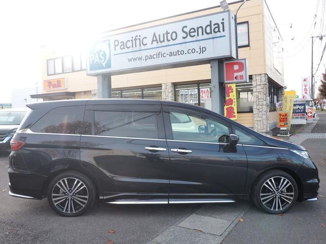 オデッセイ アブソルート　純正ナビ　フリップダウンモニター　両側電動ドア　７人　スマートキー　ハーフレザーシート　ＬＥＤライト　純正１８インチアルミ　Ｂｌｕｅｔｏｏｔｈ　ＨＤＭＩ　ＵＳＢ　ＤＶＤ　全周囲カメラ　クルコン　衝突軽減ブレーキ　横滑り防止　ＥＴＣ　名古屋仕入　禁煙（4枚目）