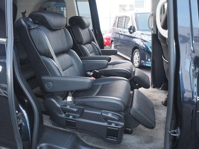 オデッセイ アブソルート　純正ナビ　フリップダウンモニター　両側電動ドア　７人　スマートキー　ハーフレザーシート　ＬＥＤライト　純正１８インチアルミ　Ｂｌｕｅｔｏｏｔｈ　ＨＤＭＩ　ＵＳＢ　ＤＶＤ　全周囲カメラ　クルコン　衝突軽減ブレーキ　横滑り防止　ＥＴＣ　名古屋仕入　禁煙（13枚目）