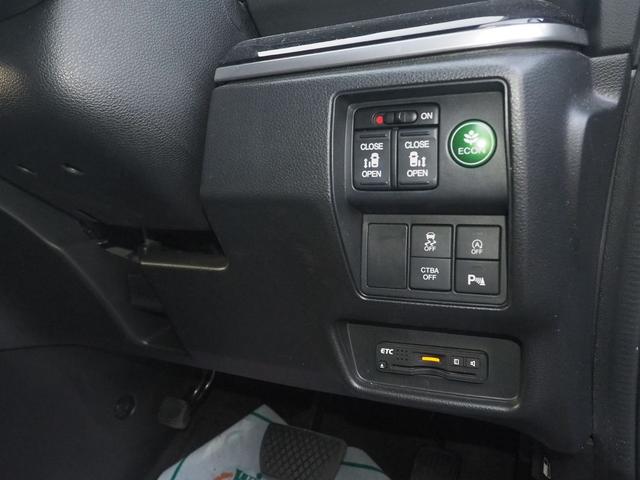 オデッセイ アブソルート　純正ナビ　フリップダウンモニター　両側電動ドア　７人　スマートキー　ハーフレザーシート　ＬＥＤライト　純正１８インチアルミ　Ｂｌｕｅｔｏｏｔｈ　ＨＤＭＩ　ＵＳＢ　ＤＶＤ　全周囲カメラ　クルコン　衝突軽減ブレーキ　横滑り防止　ＥＴＣ　名古屋仕入　禁煙（24枚目）