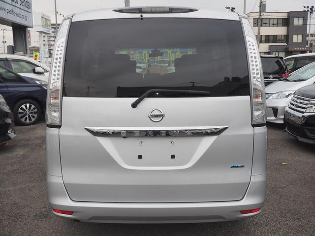 セレナ ４ＷＤ後期　２０Ｘ　ＳＤナビ　バックカメラ　１オーナー　禁煙　スマートキー　８人乗り　１５インチアルミ　両側オートクロージャードア　ＵＳＢオーディオ　ＳＤオーディオ　ＣＤ　クルコン　衝突軽減ブレーキ　レーンアシスト　横滑り防止　ｉ－ＳＴＯＰ　リアヒーター　ＥＴＣ（3枚目）