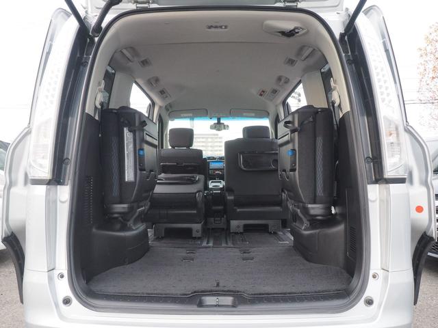 セレナ ４ＷＤ後期　２０Ｘ　ＳＤナビ　バックカメラ　１オーナー　禁煙　スマートキー　８人乗り　１５インチアルミ　両側オートクロージャードア　ＵＳＢオーディオ　ＳＤオーディオ　ＣＤ　クルコン　衝突軽減ブレーキ　レーンアシスト　横滑り防止　ｉ－ＳＴＯＰ　リアヒーター　ＥＴＣ（15枚目）