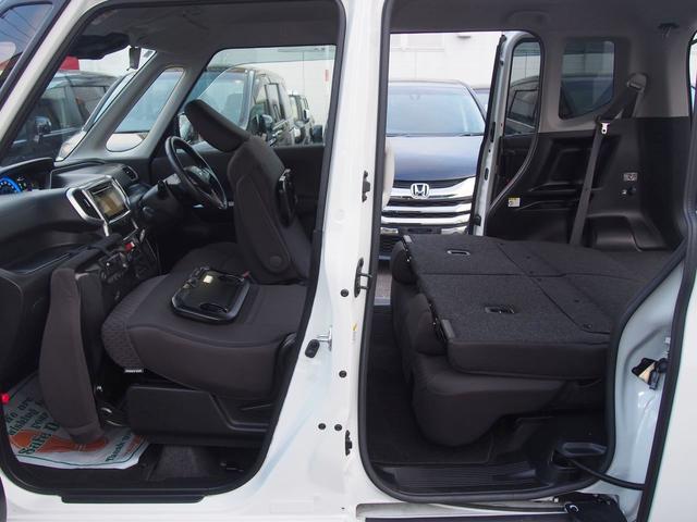 デリカD:2 ハイブリッドMZ ナビパッケージ 全周囲カメラ 両側電動ドア スマートキー HID 革巻ハンドル アップルカープレイ Bluetooth DVD CD クルコン i-STOP 横滑り防止 誤発進抑制 衝突軽減ブレーキ レーンアシスト シートヒーター ETC 禁煙(14枚目)