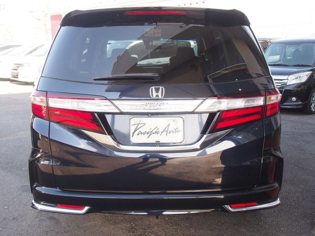 オデッセイ アブソルート　純正ナビ　フリップダウンモニター　両側電動ドア　７人　スマートキー　ハーフレザーシート　ＬＥＤライト　１８インチアルミ　Ｂｌｕｅｔｏｏｔｈ　ＨＤＭＩ　ＵＳＢ　ＤＶＤ　バックカメラ　クルコン　衝突軽減ブレーキ　横滑り防止　ｉ－Ｓｔｏｐ　ＥＴＣ　禁煙車（3枚目）