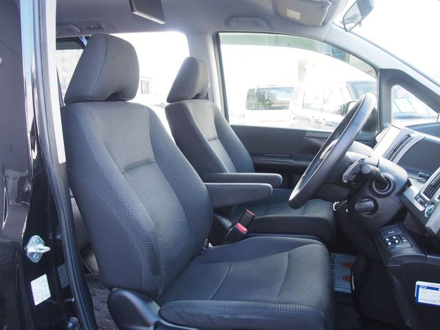 ステップワゴンスパーダ 後期型　パワーエディション　９型ナビ　ＡＬＰＩＮＥモニター　両側電動ドア　８人乗り　スマートキー　ＨＩＤ　純正１６インチアルミ　革巻ハンドル　ＣＤ録音　ＤＶＤ　ＵＳＢ　ＳＤオーディオ　バックカメラ　ＥＴＣ　横滑り防止ＶＳＡ　ｉ－ＳＴＯＰ　関東１オーナー　禁煙車（12枚目）