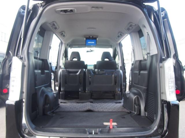 ステップワゴンスパーダ 後期型　パワーエディション　９型ナビ　ＡＬＰＩＮＥモニター　両側電動ドア　８人乗り　スマートキー　ＨＩＤ　純正１６インチアルミ　革巻ハンドル　ＣＤ録音　ＤＶＤ　ＵＳＢ　ＳＤオーディオ　バックカメラ　ＥＴＣ　横滑り防止ＶＳＡ　ｉ－ＳＴＯＰ　関東１オーナー　禁煙車（15枚目）