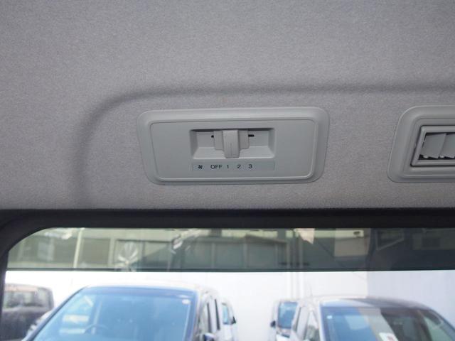 ステップワゴンスパーダ 後期型　パワーエディション　９型ナビ　ＡＬＰＩＮＥモニター　両側電動ドア　８人乗り　スマートキー　ＨＩＤ　純正１６インチアルミ　革巻ハンドル　ＣＤ録音　ＤＶＤ　ＵＳＢ　ＳＤオーディオ　バックカメラ　ＥＴＣ　横滑り防止ＶＳＡ　ｉ－ＳＴＯＰ　関東１オーナー　禁煙車（22枚目）