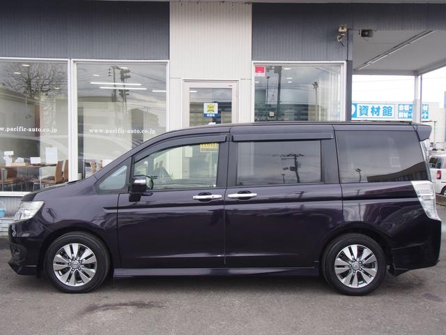 ステップワゴンスパーダ 後期　Ｚ　９型ナビ　後席モニター　両側電動ドア　新品黒革仕様　７人乗り　スマートキー　ＨＩＤライト　純正１６インチアルミ　革巻ハンドル　地デジＴＶ　ＵＳＢ　ＣＤ録音　ＤＶＤ　ＳＤ　バックカメラ　ＥＴＣ　クルコン　横滑り防止　ｉ－ＳＴＯＰ　関東１オーナー　禁煙車（5枚目）