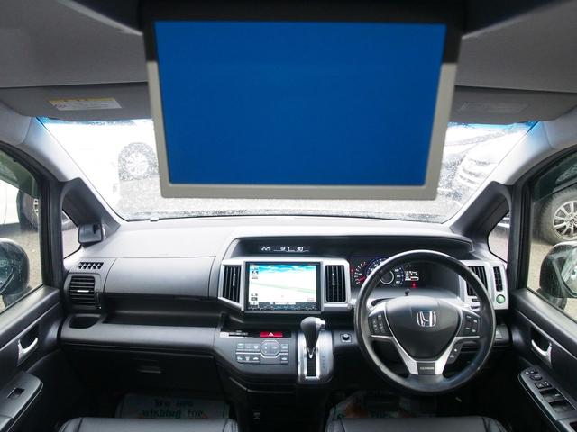 ステップワゴンスパーダ 後期　Ｚ　９型ナビ　後席モニター　両側電動ドア　新品黒革仕様　７人乗り　スマートキー　ＨＩＤライト　純正１６インチアルミ　革巻ハンドル　地デジＴＶ　ＵＳＢ　ＣＤ録音　ＤＶＤ　ＳＤ　バックカメラ　ＥＴＣ　クルコン　横滑り防止　ｉ－ＳＴＯＰ　関東１オーナー　禁煙車（10枚目）