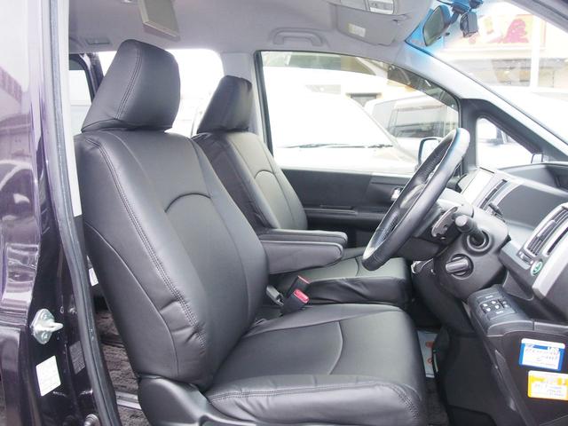 ステップワゴンスパーダ 後期　Ｚ　９型ナビ　後席モニター　両側電動ドア　新品黒革仕様　７人乗り　スマートキー　ＨＩＤライト　純正１６インチアルミ　革巻ハンドル　地デジＴＶ　ＵＳＢ　ＣＤ録音　ＤＶＤ　ＳＤ　バックカメラ　ＥＴＣ　クルコン　横滑り防止　ｉ－ＳＴＯＰ　関東１オーナー　禁煙車（12枚目）