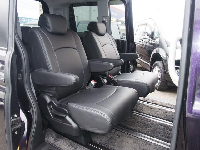 ステップワゴンスパーダ 後期　Ｚ　９型ナビ　後席モニター　両側電動ドア　新品黒革仕様　７人乗り　スマートキー　ＨＩＤライト　純正１６インチアルミ　革巻ハンドル　地デジＴＶ　ＵＳＢ　ＣＤ録音　ＤＶＤ　ＳＤ　バックカメラ　ＥＴＣ　クルコン　横滑り防止　ｉ－ＳＴＯＰ　関東１オーナー　禁煙車（13枚目）