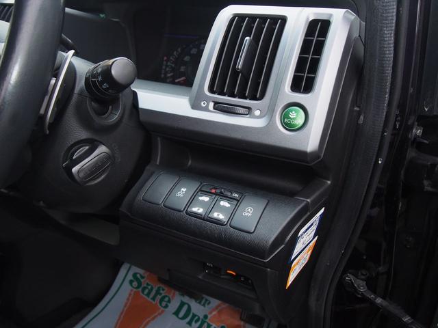 ステップワゴンスパーダ 後期　Ｚ　９型ナビ　後席モニター　両側電動ドア　新品黒革仕様　７人乗り　スマートキー　ＨＩＤライト　純正１６インチアルミ　革巻ハンドル　地デジＴＶ　ＵＳＢ　ＣＤ録音　ＤＶＤ　ＳＤ　バックカメラ　ＥＴＣ　クルコン　横滑り防止　ｉ－ＳＴＯＰ　関東１オーナー　禁煙車（21枚目）