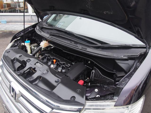 ステップワゴンスパーダ 後期　Ｚ　９型ナビ　後席モニター　両側電動ドア　新品黒革仕様　７人乗り　スマートキー　ＨＩＤライト　純正１６インチアルミ　革巻ハンドル　地デジＴＶ　ＵＳＢ　ＣＤ録音　ＤＶＤ　ＳＤ　バックカメラ　ＥＴＣ　クルコン　横滑り防止　ｉ－ＳＴＯＰ　関東１オーナー　禁煙車（32枚目）