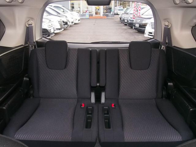 フリードハイブリッド ジャストセレクション　ＨＤＤナビ　後席モニター　バックカメラ　電動ドア　６人乗り　スマートキー　２列目キャプテンシート　右側オートクロージャードア　純正エアロ　ＨＩＤライト　ウィンカードアミラー　１セグＴＶ　ＤＶＤ　ＣＤ録音　クルコン　横滑り防止　ＥＴＣ　禁煙車（14枚目）