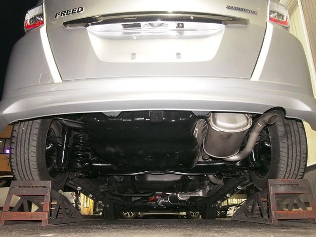 フリードハイブリッド ジャストセレクション　ＨＤＤナビ　後席モニター　バックカメラ　電動ドア　６人乗り　スマートキー　２列目キャプテンシート　右側オートクロージャードア　純正エアロ　ＨＩＤライト　ウィンカードアミラー　１セグＴＶ　ＤＶＤ　ＣＤ録音　クルコン　横滑り防止　ＥＴＣ　禁煙車（30枚目）