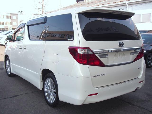 アルファード ４ＷＤ後期３５０Ｓ　９型ナビ　ＡＬＰＩＮＥモニター　黒革仕様　両側電動ドア　スマートキー　ＨＩＤ　ウッドコンビハン　Ｂｌｕｅｔｏｏｔｈ　ＤＶＤ　ＣＤ録音　バックカメラ　フロントカメラ　コーナーセンサー　リアヒーター　横滑り防止　クルコン　ＥＴＣ　禁煙車　関西仕入（9枚目）