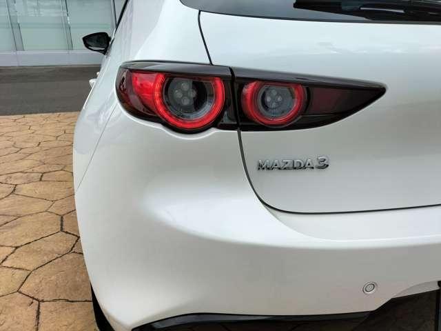ＭＡＺＤＡ３ファストバック ２．０　２０Ｓ　１００周年　特別記念車　衝突軽減ブレーキ（12枚目）