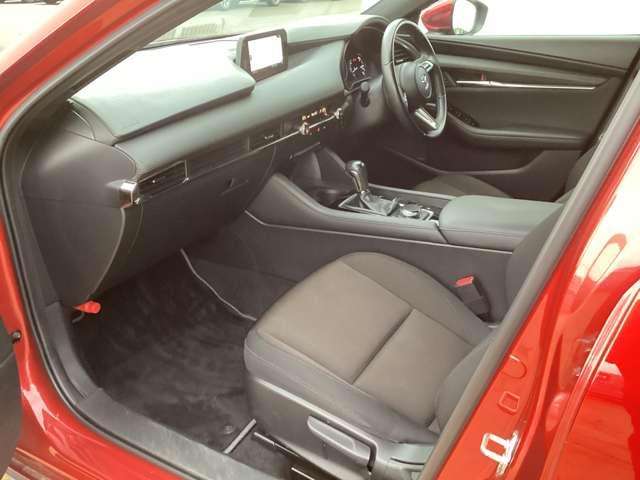 ＭＡＺＤＡ３ファストバック １．５　１５Ｓ　ツーリング　４ＷＤ　３６０度モニター／ＥＴＣ／キーレス／ＣＤ／ＤＶＤプレー（18枚目）