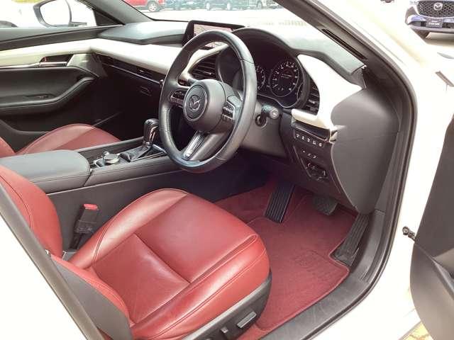 MAZDA3ファストバック 1.5 15S 100周年 特別記念車 衝突軽減ブレーキ(16枚目)