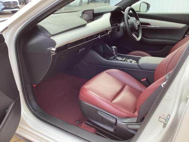 MAZDA3ファストバック 1.5 15S 100周年 特別記念車 衝突軽減ブレーキ(18枚目)