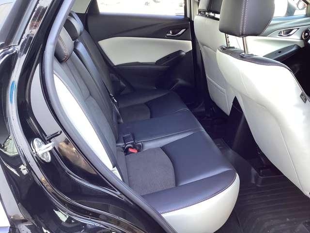 �Z�J���h�V�[�g�͌��݂�����A��l�̕����������h���C�u����Ă����ɂ����V�[�g�ɂȂ��Ă��܂��B