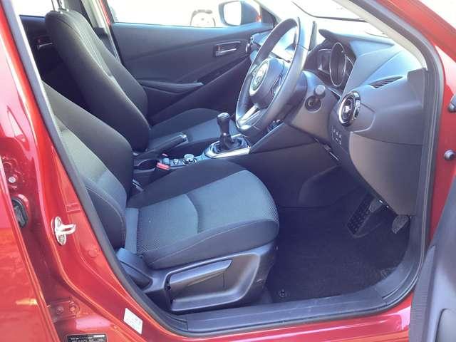 �h���C�o�[���܂������K���Ȏp���ō��葀��ł���}�c�_�Ȃ�ł͂̃y�_�����C�A�E�g�ŉ^�]�����₷���A���ɂ����^�]�Ȃł��B