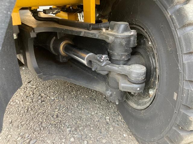 日本 　コマツフォークリフト　１．５トンスタンダード爪長　約１２２０ＭＭ（16枚目）