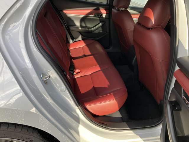 ���A�V�[�g�͑���O��ɓ�������悤�f�U�C�����Ă���A�����Ƃ��������Ƃ��ł���̂������ł��B����ɂ��A����S�n�Ɖ��K�����m�ۂ��Ă��܂��B