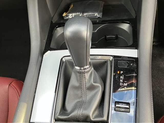 �X�J�C�A�N�e�B�u�h���C�u�i�U���`�s�j���ځ􊊂炩�ȉ����A�X���[�Y�ȕϑ��A�_�C���N�g���̂���V�t�g�t�B�[���Ƃ����A�]���̑S�Ẵg�����X�~�b�V�����̃����b�g���W�񂵂܂�����