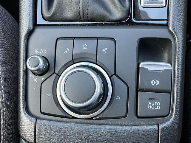 �V�t�g���ɂ́A�}�c�_�R�l�N�g�p�̃R�}���_�[��ݒu�B�T�C�h�u���[�L�̓X�C�b�`���y�d���p�[�L���O�z�A�M���҂��Ȃǂł̒�ԕێ����s���y�I�[�g�z�[���h�z�Ȃǂ��V�Ԏ��W�������ł���