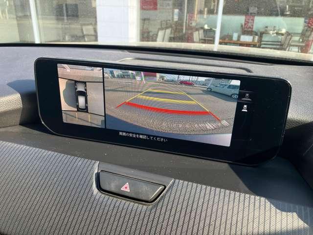 �y�R�U�O°�r���[�E���j�^�[�z�S���ʃJ���������B�h���C�o�[����͌����Ȃ��̈�̊댯�F�m���T�|�[�g����V�X�e���B�f���́A�h���C�o�[�������I�ɗ����ł���悤�l�Ԃ̖ڂƔ]�̓����Ɋ�Â��݌v����Ă��܂��B