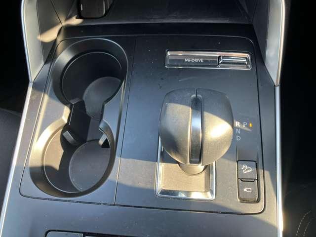 �X�J�C�A�N�e�B�u�h���C�u�i�U���`�s�j���ځ􊊂炩�ȉ����A�X���[�Y�ȕϑ��A�_�C���N�g���̂���V�t�g�t�B�[���Ƃ����A�]���̑S�Ẵg�����X�~�b�V�����̃����b�g���W�񂵂܂�����