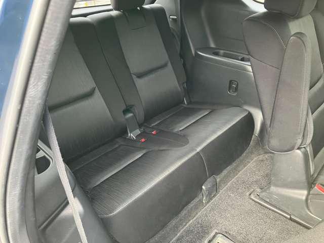 �T�[�h�V�[�g�ł��B�@�ו����v���Ă�����葽���Ȃ��������l���ł̃h���C�u�ɂ��l�X�ȃV�[���ɑΉ��ł��āA�ƂĂ��֗��ł��ˁB