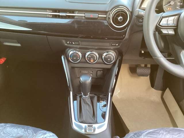 MAZDA2 15 BD I SE 登録済未使用車 360度カメラ オートエア(18枚目)