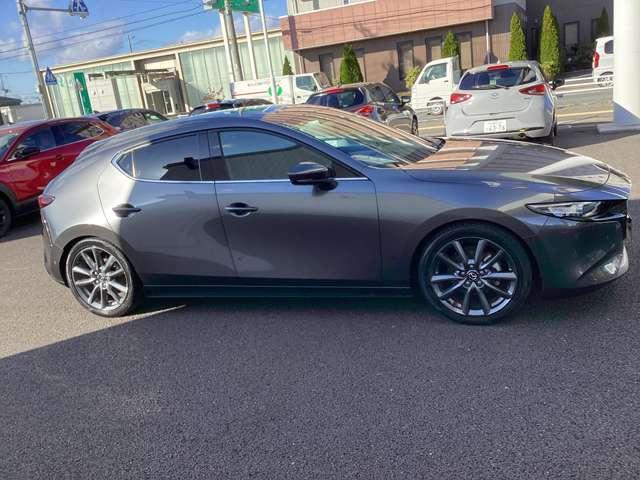 MAZDA3ファストバック 15Sツーリング マニュアル車 360°カメラ ラジオ付きCD(5枚目)