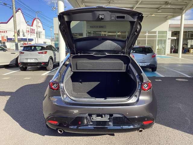 MAZDA3ファストバック 15Sツーリング マニュアル車 360°カメラ ラジオ付きCD(10枚目)