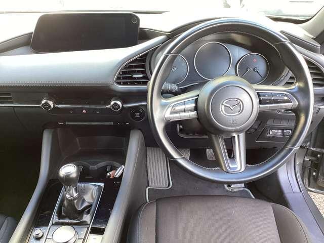 MAZDA3ファストバック 15Sツーリング マニュアル車 360°カメラ ラジオ付きCD(17枚目)