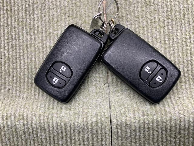ヴィッツ ハイブリッドＵ　ワンセグ　メモリーナビ　ミュージックプレイヤー接続可　バックカメラ　衝突被害軽減システム　ＥＴＣ　ドラレコ　ＬＥＤヘッドランプ（15枚目）