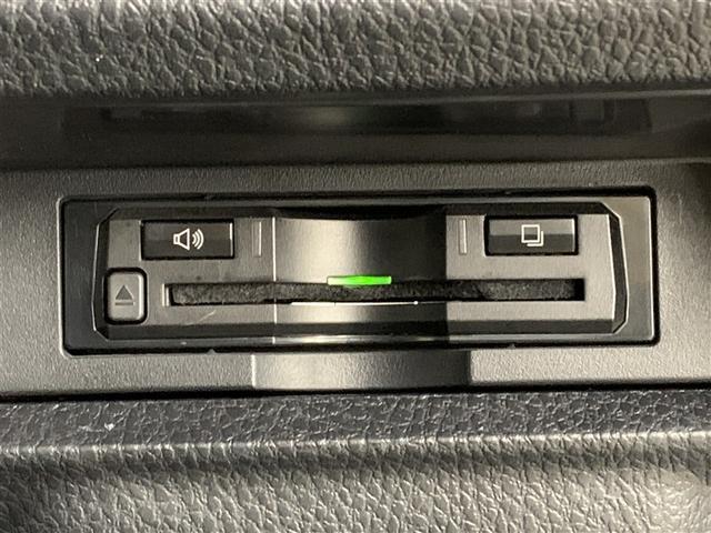 エスクァイア ハイブリッドGi プレミアムパッケージ フルセグ メモリーナビ DVD再生 後席モニター バックカメラ 衝突被害軽減システム ETC ドラレコ 両側電動スライド LEDヘッドランプ 乗車定員7人 3列シート ワンオーナー(21枚目)