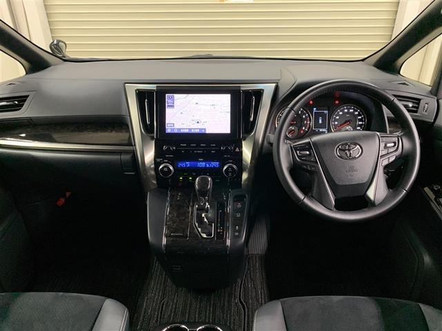 アルファード ２．５Ｓ　タイプゴールドＩＩＩ　フルセグ　メモリーナビ　ＤＶＤ再生　ミュージックプレイヤー接続可　後席モニター　バックカメラ　衝突被害軽減システム　ＥＴＣ　ドラレコ　両側電動スライド　ＬＥＤヘッドランプ　乗車定員７人　３列シート（7枚目）