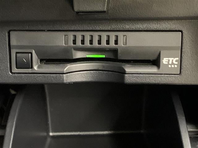 アルファード ２．５Ｓ　タイプゴールドＩＩＩ　フルセグ　メモリーナビ　ＤＶＤ再生　ミュージックプレイヤー接続可　後席モニター　バックカメラ　衝突被害軽減システム　ＥＴＣ　ドラレコ　両側電動スライド　ＬＥＤヘッドランプ　乗車定員７人　３列シート（20枚目）