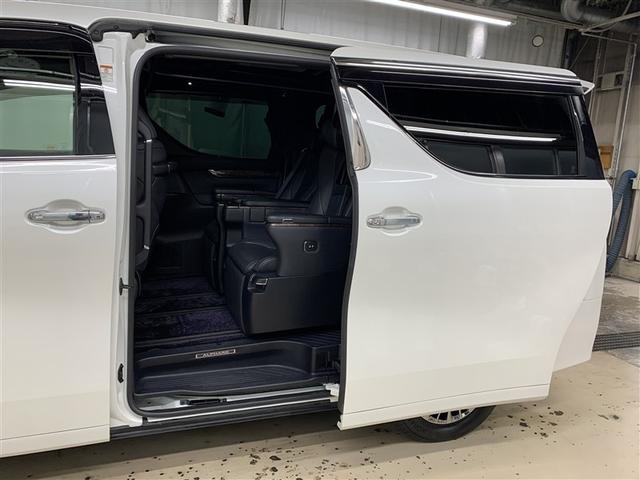 アルファードハイブリッド エグゼクティブラウンジ 革シート サンルーフ 4WD フルセグ メモリーナビ DVD再生 ミュージックプレイヤー接続可 後席モニター バックカメラ 衝突被害軽減システム ETC ドラレコ 両側電動スライド LEDヘッドランプ(37枚目)