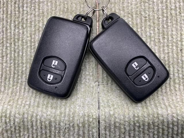 ヴィッツ ハイブリッドＵ　スポーティパッケージ　フルセグ　メモリーナビ　ＤＶＤ再生　バックカメラ　衝突被害軽減システム　ＥＴＣ　ＬＥＤヘッドランプ　ワンオーナー（15枚目）