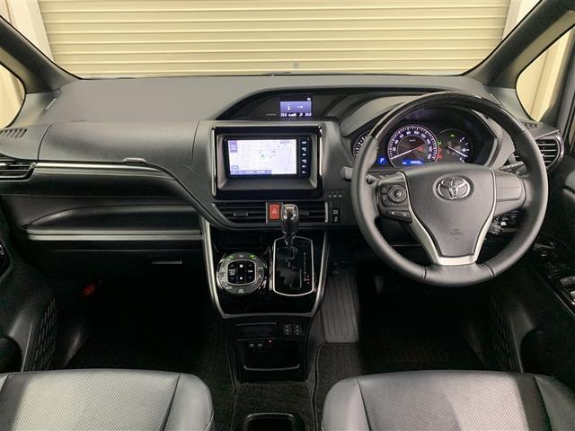 エスクァイア Ｇｉ　４ＷＤ　フルセグ　メモリーナビ　ＤＶＤ再生　バックカメラ　衝突被害軽減システム　ＥＴＣ　ドラレコ　両側電動スライド　ＬＥＤヘッドランプ　乗車定員７人　３列シート　ワンオーナー　アイドリングストップ（7枚目）