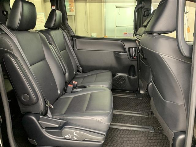 エスクァイア Ｇｉ　４ＷＤ　フルセグ　メモリーナビ　ＤＶＤ再生　バックカメラ　衝突被害軽減システム　ＥＴＣ　ドラレコ　両側電動スライド　ＬＥＤヘッドランプ　乗車定員７人　３列シート　ワンオーナー　アイドリングストップ（9枚目）