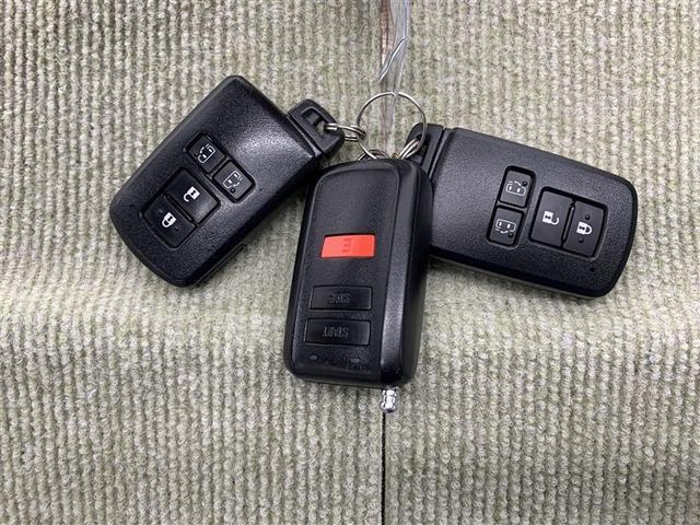 エスクァイア Ｇｉ　４ＷＤ　フルセグ　メモリーナビ　ＤＶＤ再生　バックカメラ　衝突被害軽減システム　ＥＴＣ　ドラレコ　両側電動スライド　ＬＥＤヘッドランプ　乗車定員７人　３列シート　ワンオーナー　アイドリングストップ（17枚目）