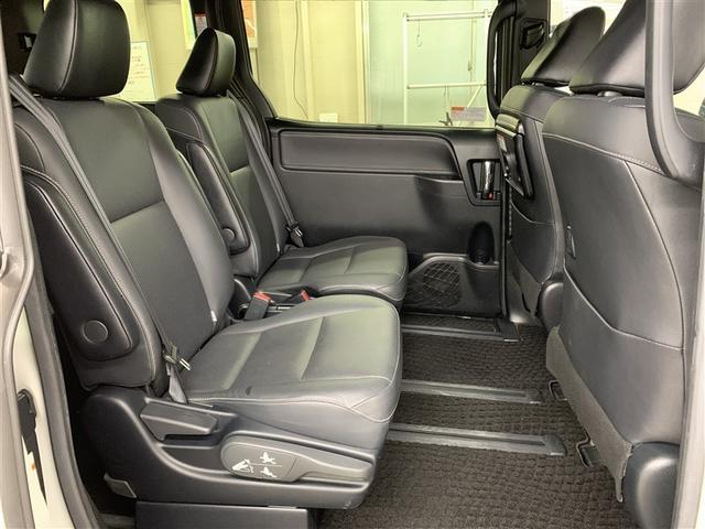 エスクァイア Gi 4WD フルセグ メモリーナビ DVD再生 バックカメラ 衝突被害軽減システム ETC 両側電動スライド LEDヘッドランプ 乗車定員7人 3列シート ワンオーナー アイドリングストップ(9枚目)