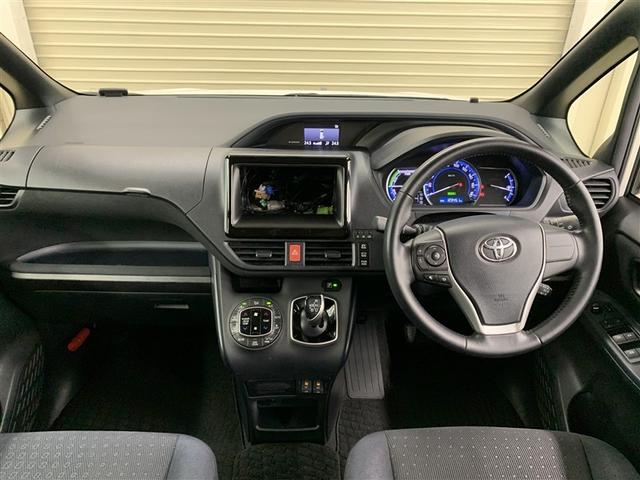 ヴォクシー ハイブリッドＶ　ＥＴＣ　電動スライドドア　ＬＥＤヘッドランプ　乗車定員７人　３列シート（6枚目）