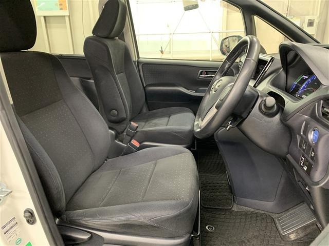 ヴォクシー ハイブリッドＶ　ＥＴＣ　電動スライドドア　ＬＥＤヘッドランプ　乗車定員７人　３列シート（7枚目）